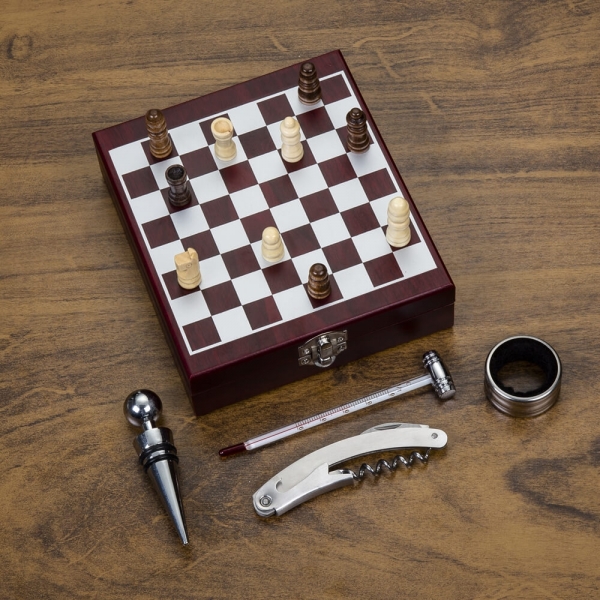 Kit vinho com jogo de xadrez personalizado - KB011 - Elo Brindes